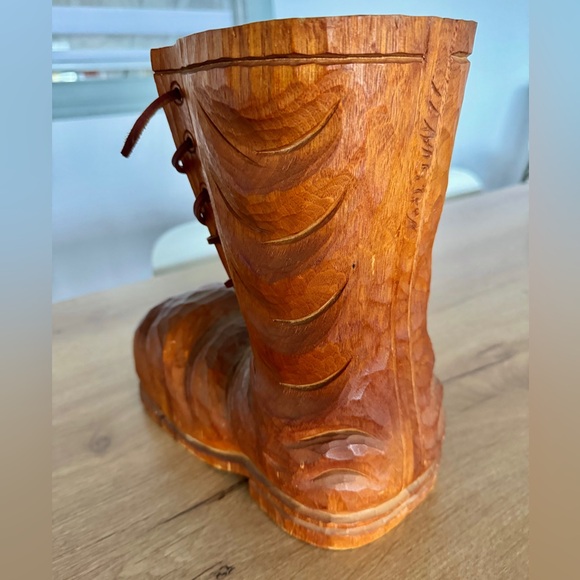 Wood shoe sculpture / Botte en bois sculpté - Picture 3 of 6